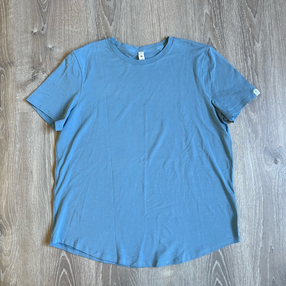 Lululemon T-Shirt